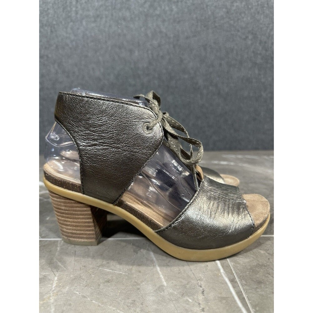 Dansko Dez Metallic Pewter Leather Lace Up Block Heel Sandal EU 37 US 7 B40